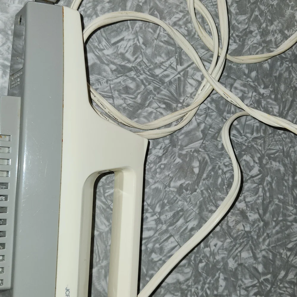 Electric Carving Knife with Red and White Design